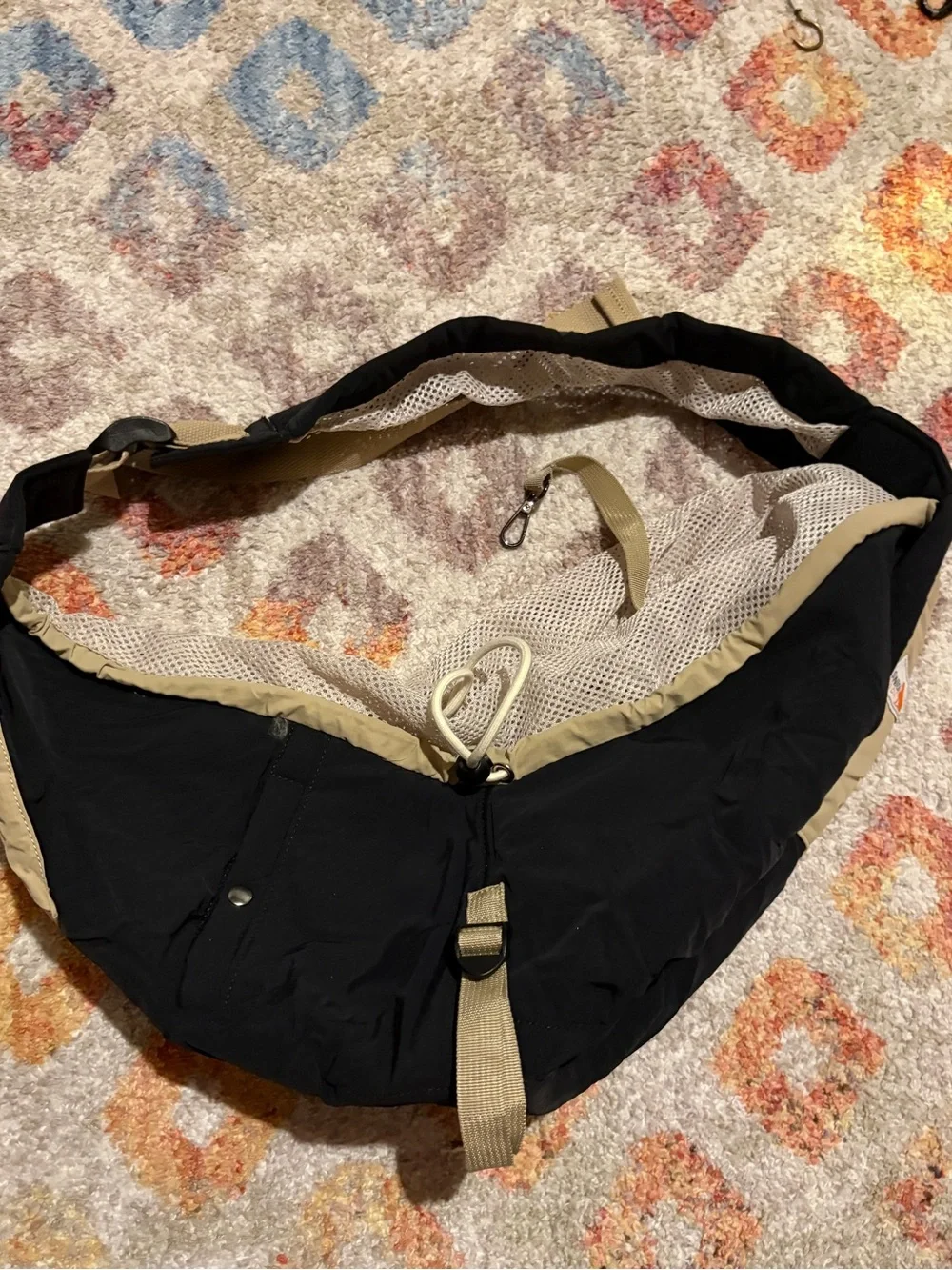 Dog Carrier Sling for Small Dogs & Cats Under 20 lbs,Hands Free for Travel NEW